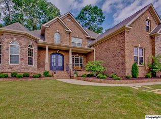 4718 Saddle Ridge Dr, Owens Cross Roads, AL 35763