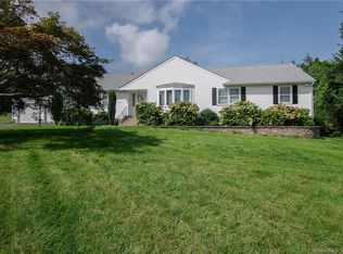 100 Cloudland Rd, North Haven, CT 06473
