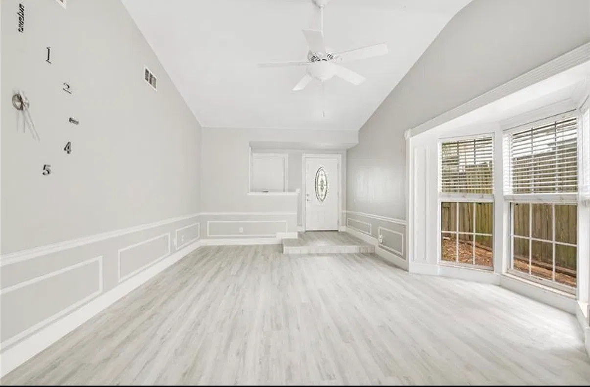 2 bed, 2154 sqft, $2,200 — Photo 1