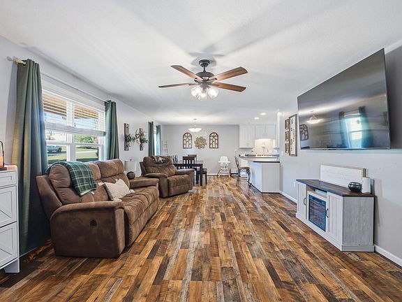5th image of 127 Auburn Sunset Way