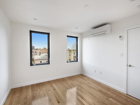 4th image of 95 Diamond St APT 4B