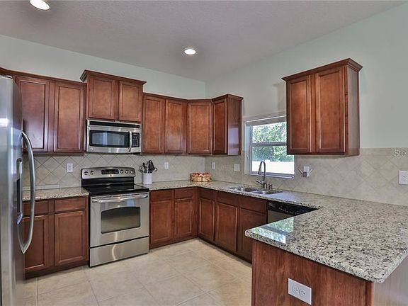 2nd image of 302 Corbett Bluff Dr