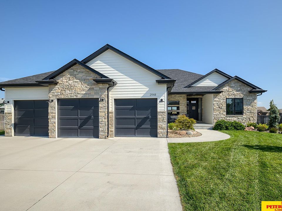1st image of 2948 Brooks Hollow Dr