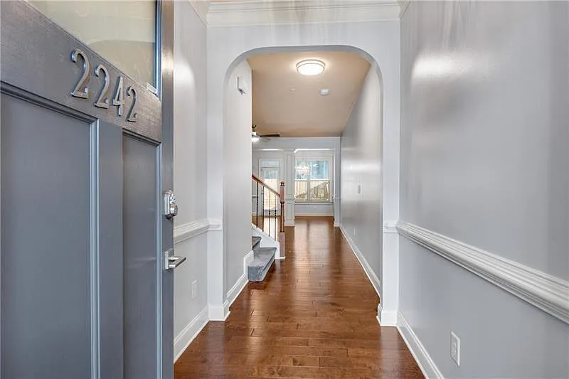 3 bed, 2.5 bath, 2094 sqft, $2,800 — Photo 4
