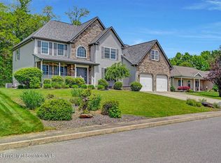 508 Sandie Ln, Dickson City, PA 18519
