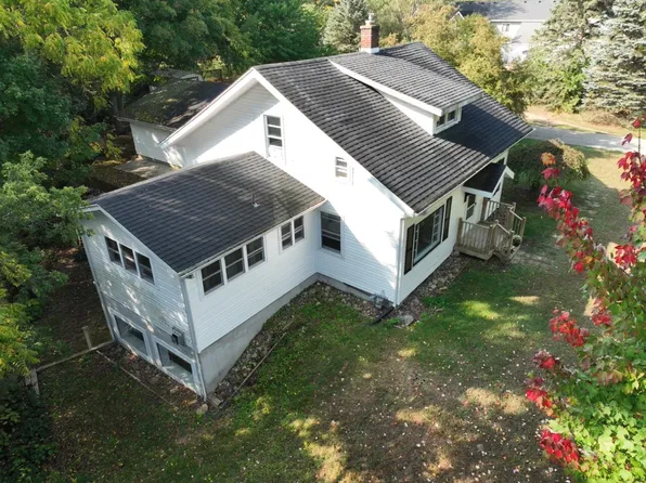 1040 State St, Fremont, MI 49412