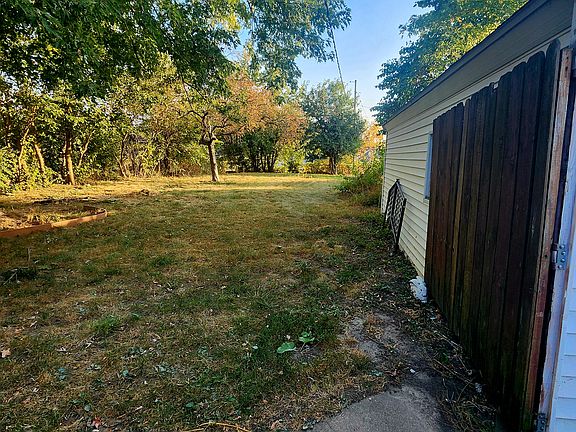 Entrance to fenced in back yard.