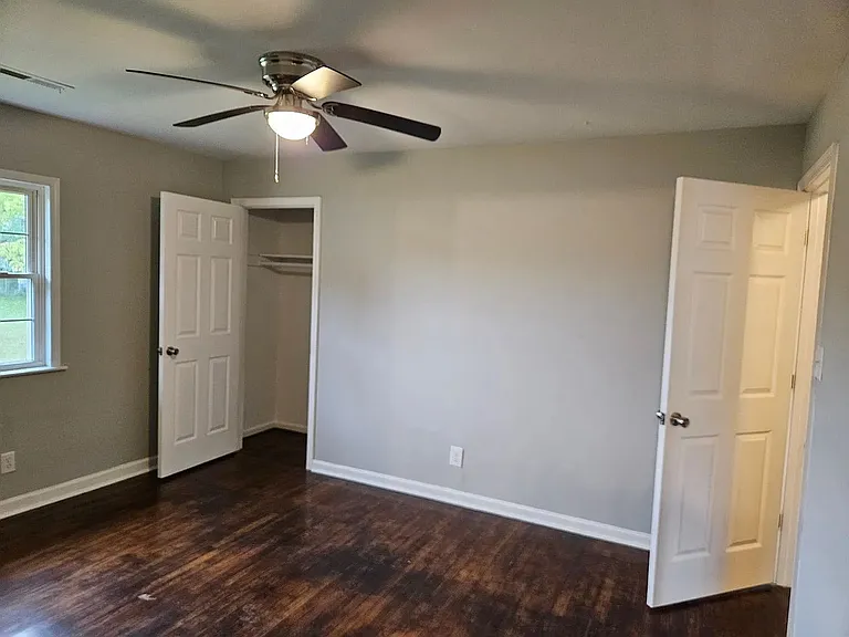 1343 Hinton St — Photo 6