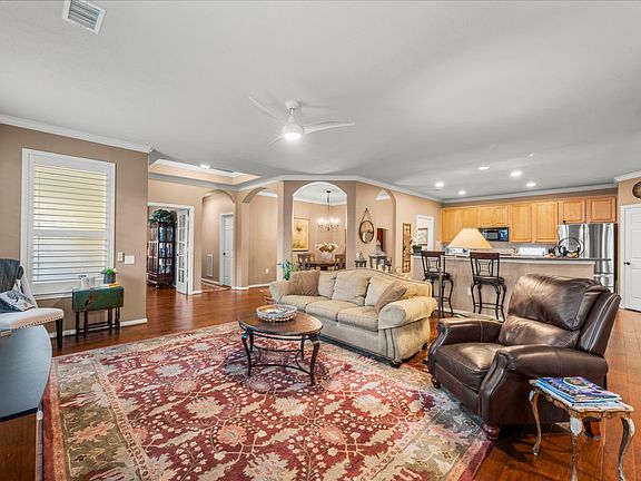 3rd image of 23 Arcadia Way