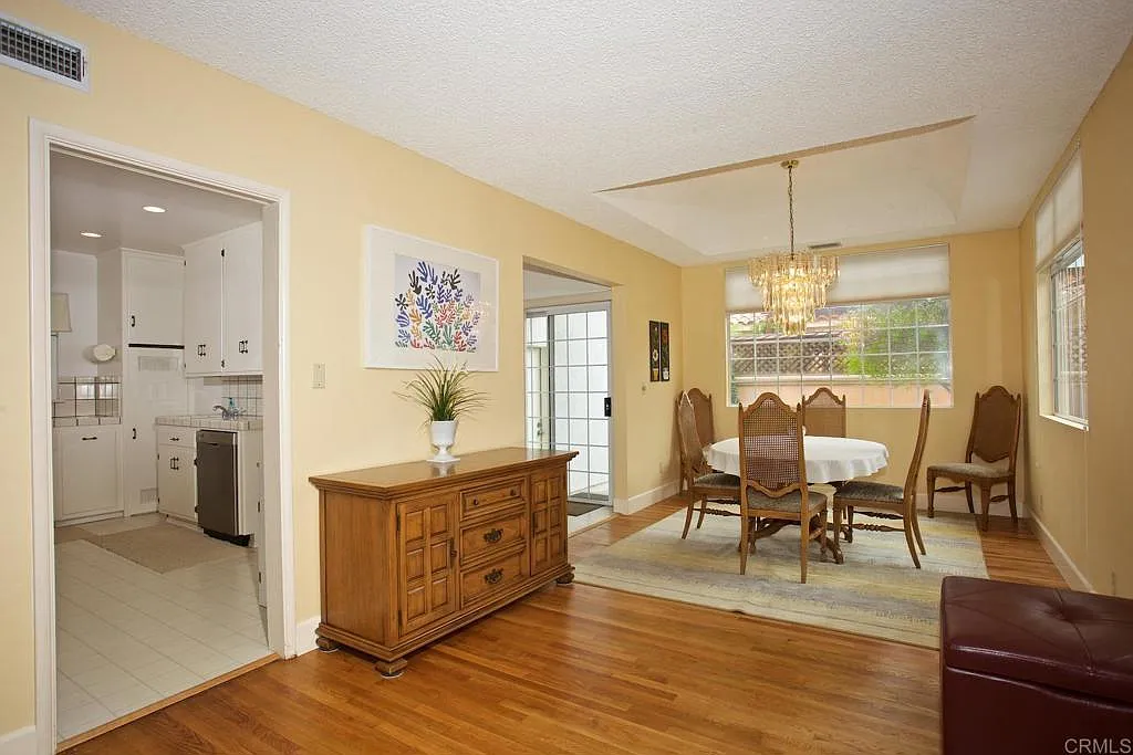 4 bed, 2140 sqft, $9,000 — Photo 4