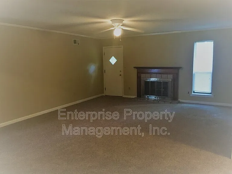 7019 Shadow Oaks Dr — Photo 6