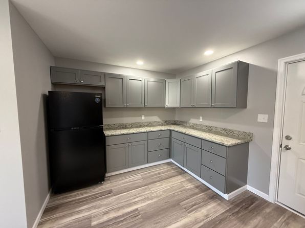 1136 S Main St FLOOR 2