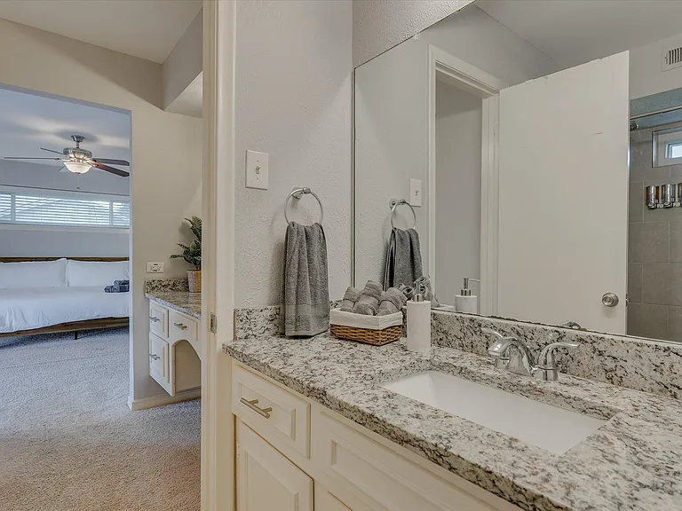 1425 Mayfield Ave — Photo 21