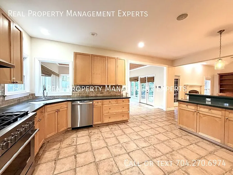 3012 Ed Reid St — Photo 4
