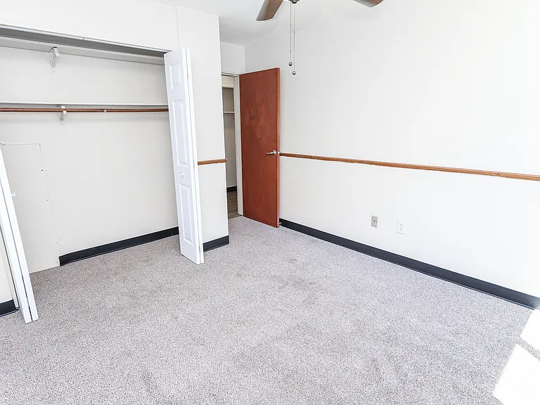 Cedar Avenue Apartments — Photo 13