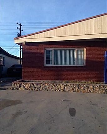 4th image of 1135 N Clark Dr
