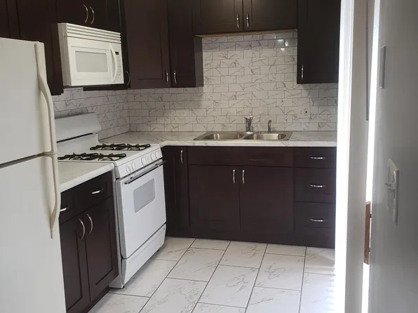 126 Gant Cir, Streamwood, IL