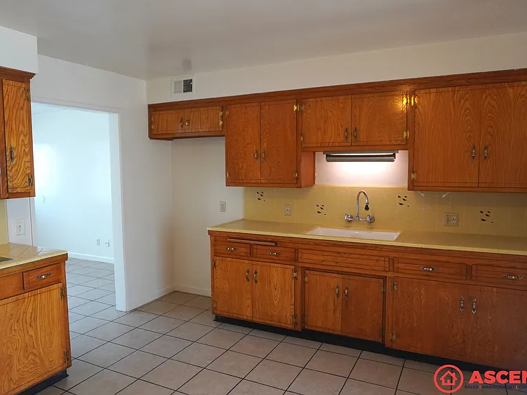 3820 Bryn Mawr Dr — Photo 6