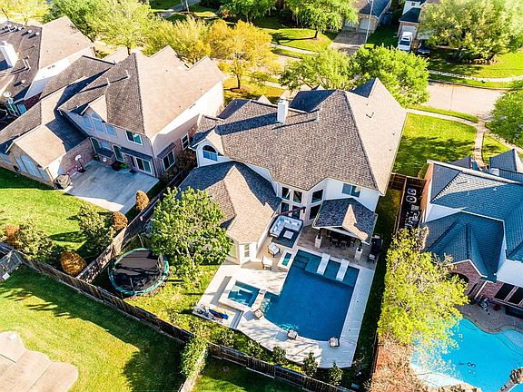 3rd image of 1311 Shady Bend Dr