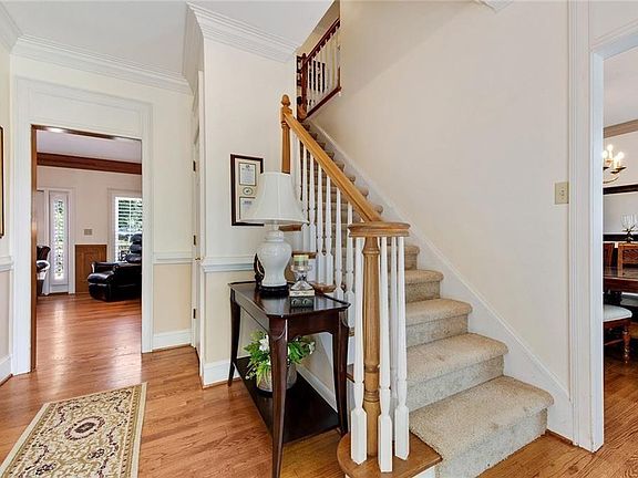 5th image of 2585 Churchill Dr