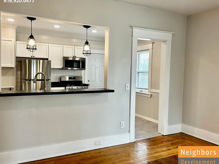 260 Eastern Ave SE #2 — Photo 4