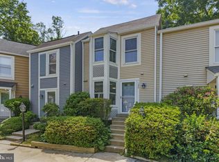 11255 Silentwood Ln, Reston, VA 20191