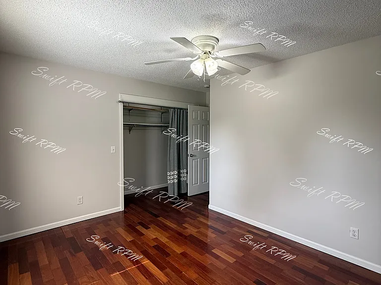 18501 N Main St — Photo 14