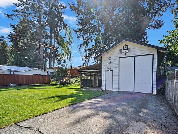 5th image of 3950 Dunsmuir St
