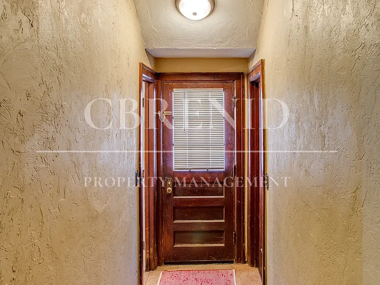 1214 W Maine St — Photo 42