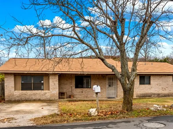 311 Leslie Dr, Kerrville, TX 78028