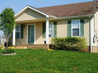221 Cranklen Cir, Clarksville, TN 37042