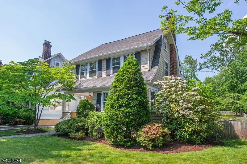 4 bed, 2.5 bath, $6,600 — Photo 2