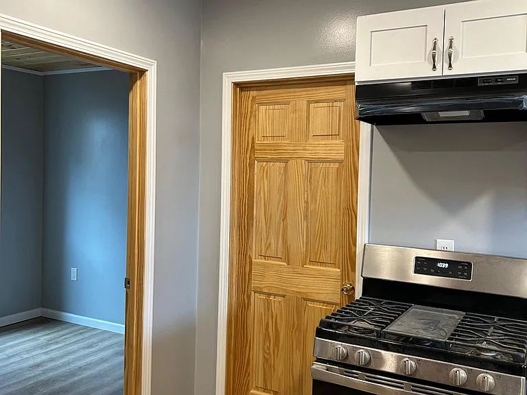 1002 N Main St #1 — Photo 5