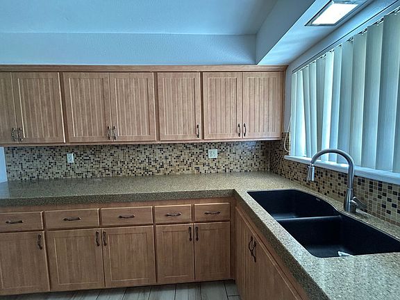 5th image of 30081 Thornhill Dr