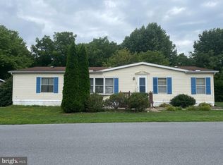 77 Sherry Dr, Lititz, PA 17543