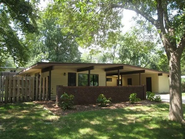 6222 Sunrise Rd, Lincoln, NE 68510
