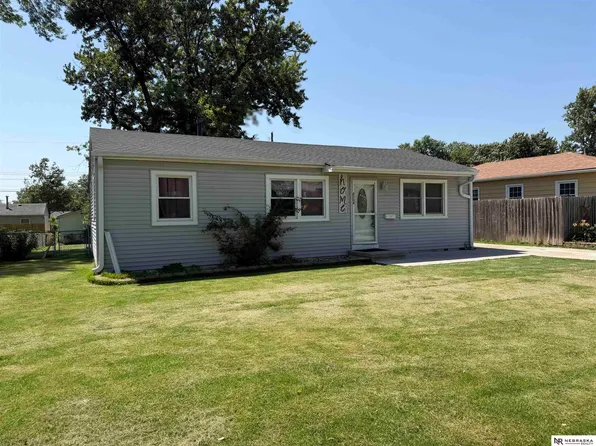 4304 S 61st Ave, Omaha, NE 68117