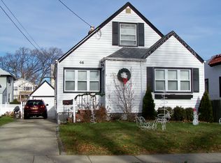 46 Alnwick Rd, Malverne, NY 11565