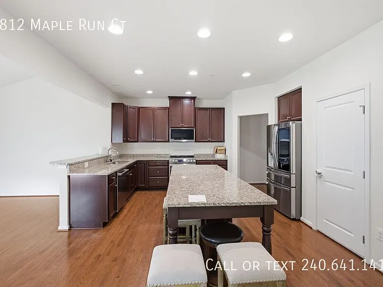 7812 Maple Run Ct — Photo 3