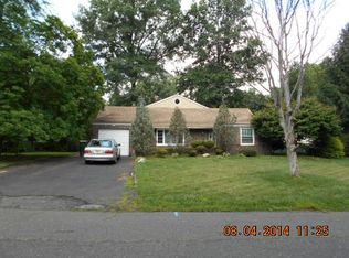 9 Maida Rd, Edison, NJ 08820
