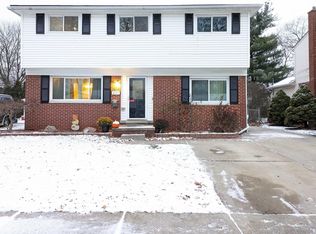 4803 Moore St, Wayne, MI 48184