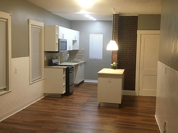 Eat-in Kitchen