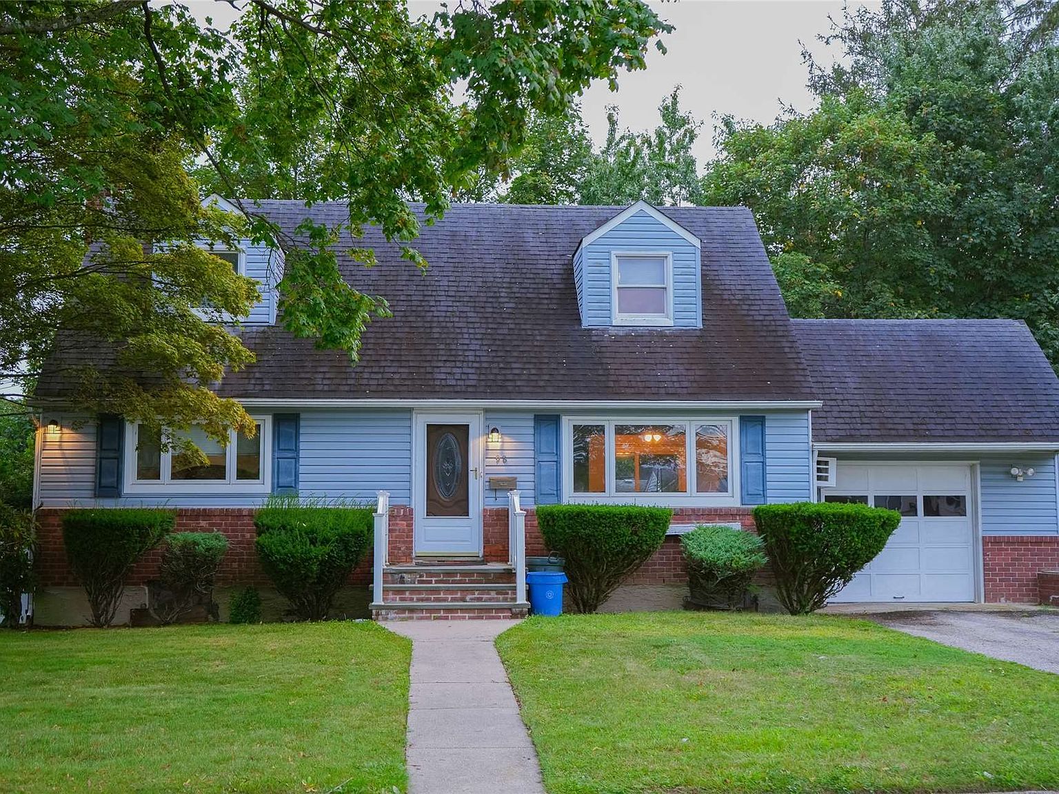 98 27th Street, Copiague, NY 11726 Zillow