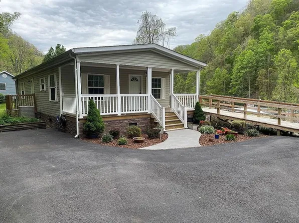 1288 Chapman Rd, Oakwood, VA 24631