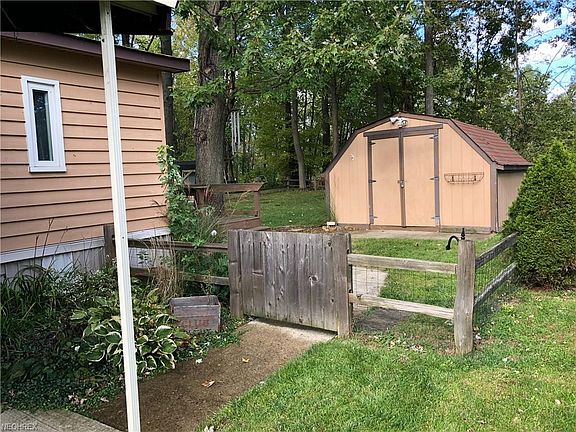 3rd image of 254 Twin Lakes Dr