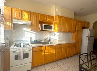 1815 Stockholm St #2D, Ridgewood, NY 11385