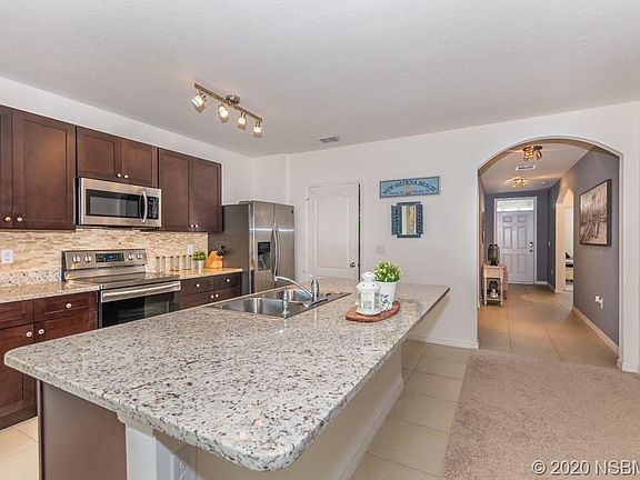 5th image of 410 Pink Coral Ln