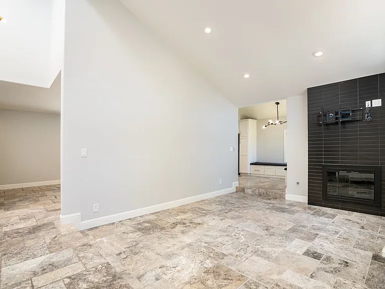 7201 Slater Ave — Photo 9