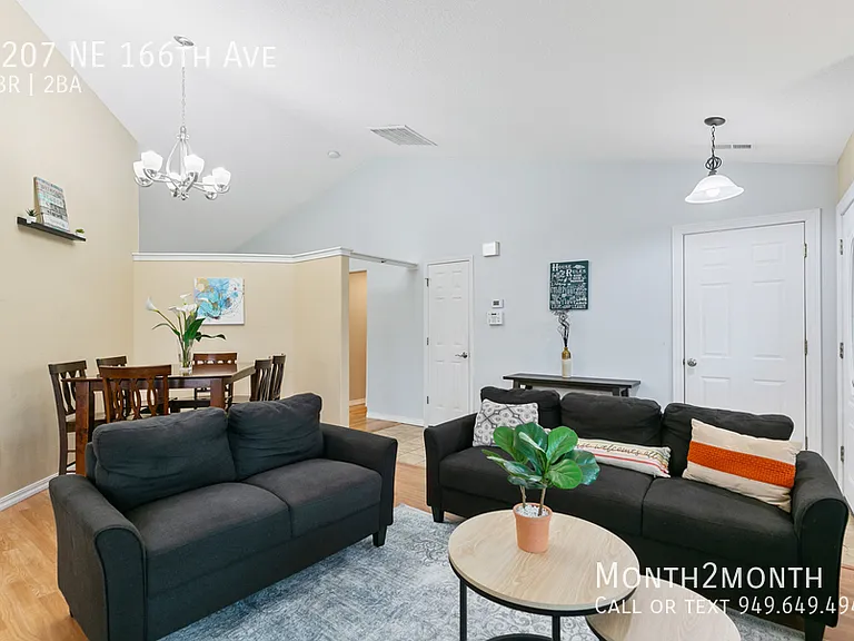 1207 NE 166th Ave — Photo 4