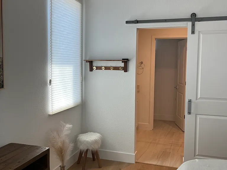 Sepulveda Cir — Photo 18